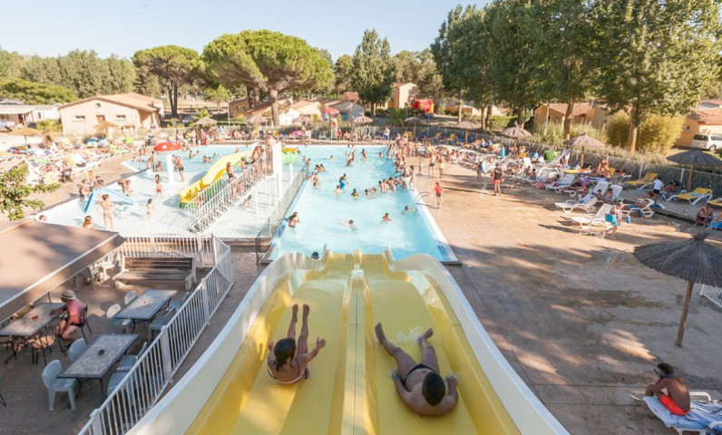 toboggan-enfants-piscine-occitan.jpg