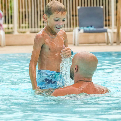 camping-piscine-herault.jpg